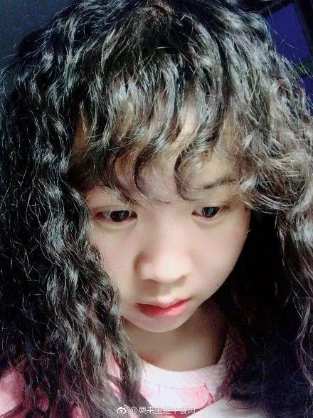 快过年了，你妈烫头了吗？哈哈哈哈哈哈哈哈哈哈 