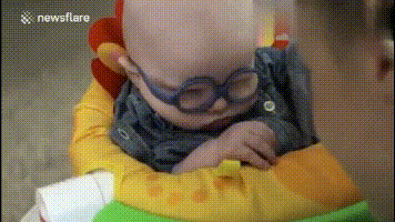 深夜监控拍下的这一幕，看哭无数人：你永远不知道孩子有多爱你…… 