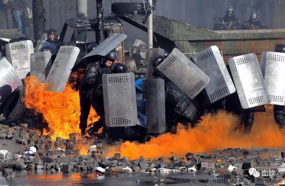 2014年的三场颜色革命带给中国的战略启示！