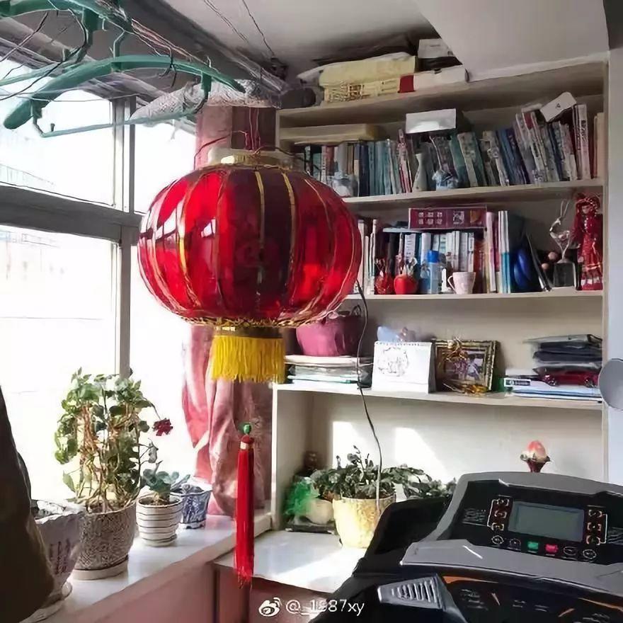 快过年了，你妈烫头了吗？哈哈哈哈哈哈哈哈哈哈 